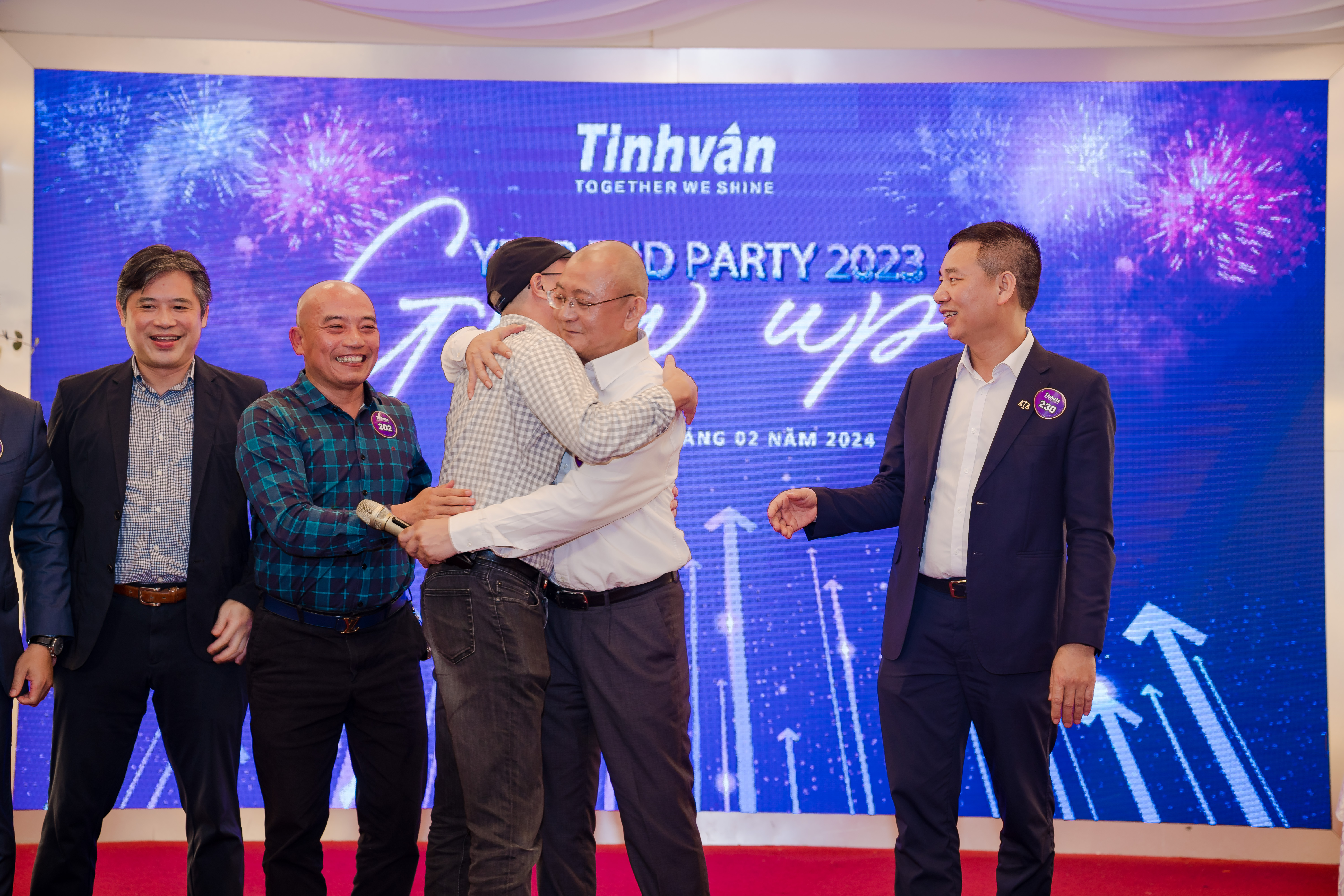 Buổi Tiệc Tổng Kết Cuối Năm Của Tinhvan Software & Tinhvan Group